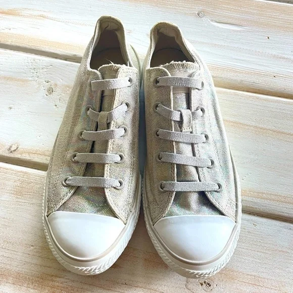 Girls Converse Shoes - Picture 6 of 6